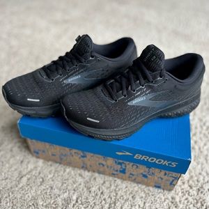 Brooks Women’s Ghost 13 size 8